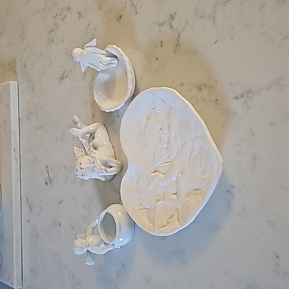 Cherub decor..ceramic